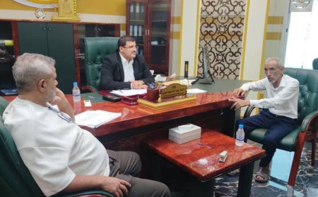 مقيبل والديني يبحثان حلولاً لضبط المشتقات النفطية في دوعن