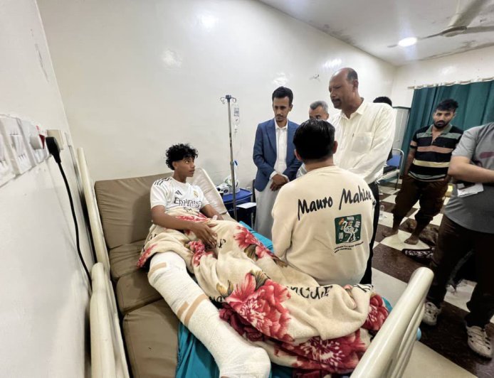 بتوجيهات محافظ حضرموت.. وكيل المحافظة يعزي أسر ضحايا أحداث المكلا ويتفقد المصابين