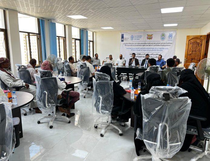 الوكيل الجيلاني يدشن ورشة تدريبية للمدارس الحقلية في التقنيات الزراعية الحديثة بالمكلا