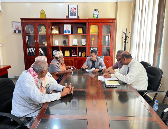 الوكيل الجيلاني يترأس لقاءً لمناقشة أوضاع النقل وآلية تسعير المواصلات في حضرموت