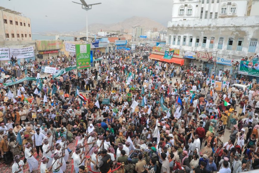 بيان صادر عن أبناء حضرموت يعلن دعم المملكة وإدانة الهجمات الإيرانية