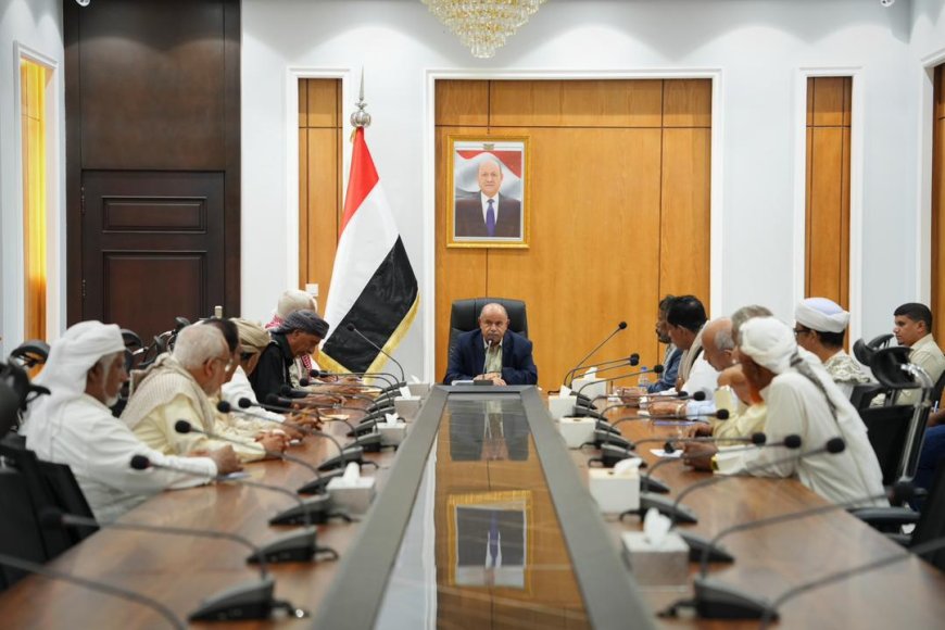 اجتماع موسع بالمكلا برئاسة الخنبشي لمتابعة الأمن والخدمات في حضرموت