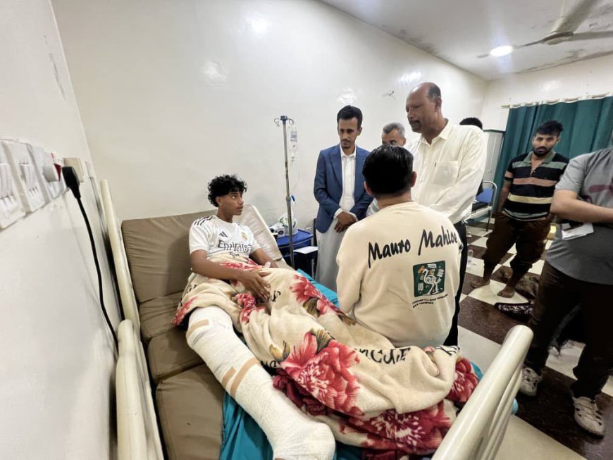 بتوجيهات محافظ حضرموت.. وكيل المحافظة يعزي أسر ضحايا أحداث المكلا ويتفقد المصابين