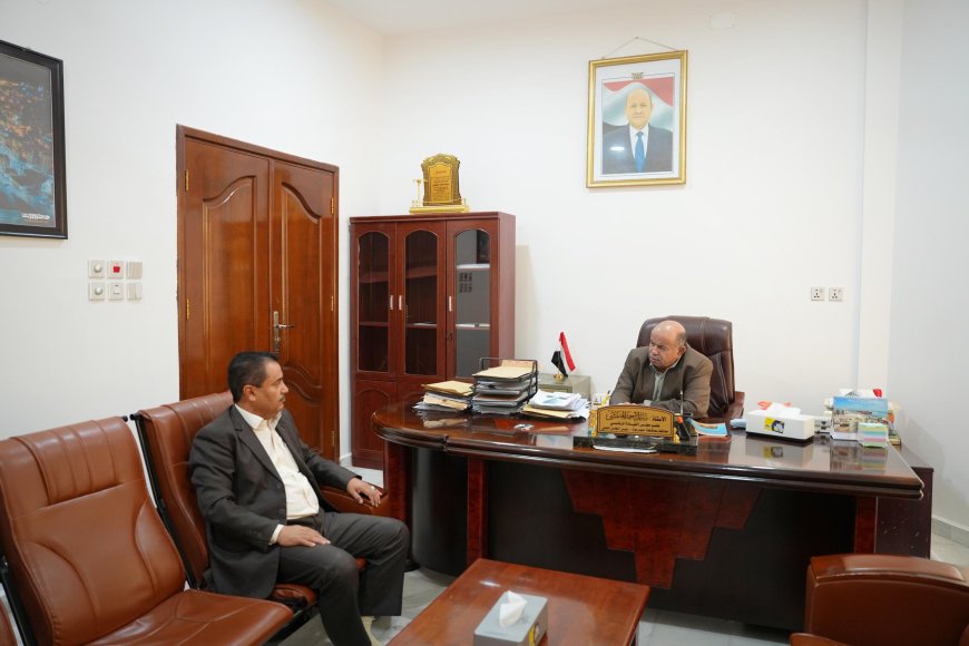 الخنبشي يتلقي وكيل وادي وصحراء حضرموت ويبحثان أوضاع الكهرباء