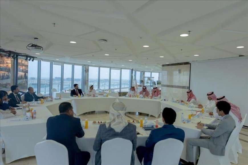 مشاورات في الرياض بين قيادات جنوبية والسفير السعودي.. ماذا طُرح؟