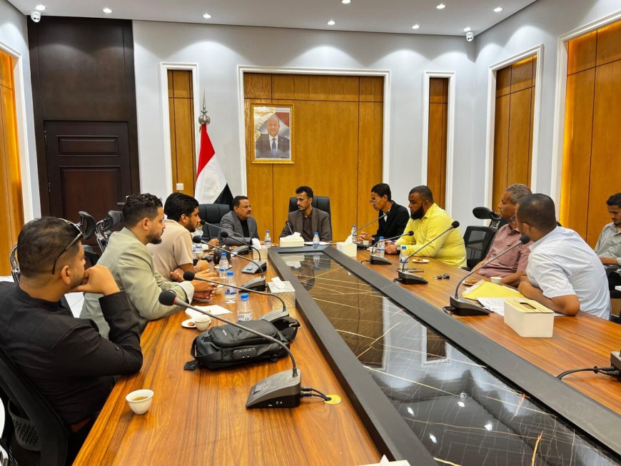 الجيلاني يترأس اجتماعاً لمناقشة صيانة الطرق وإدارة الميازين بحضرموت