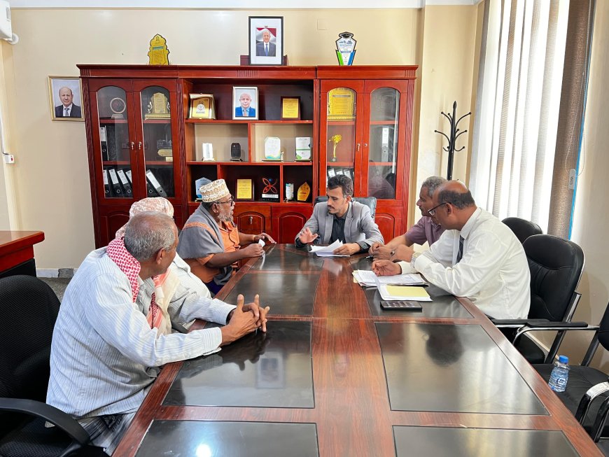 الوكيل الجيلاني يترأس لقاءً لمناقشة أوضاع النقل وآلية تسعير المواصلات في حضرموت