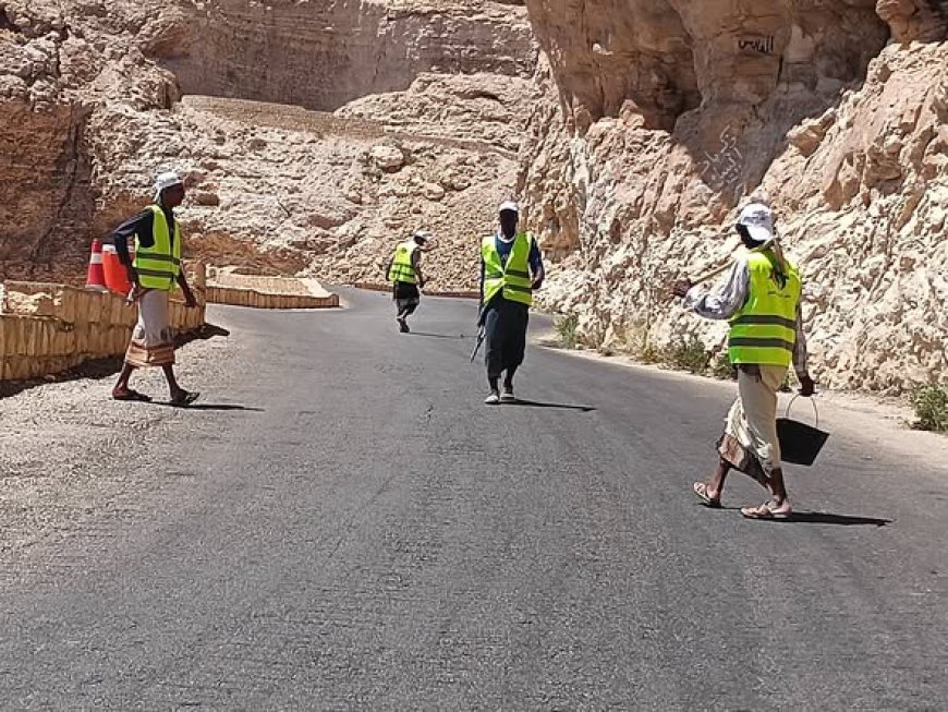 شباب بضه يبدأون صيانة عقبة بضه بجهود تطوعية