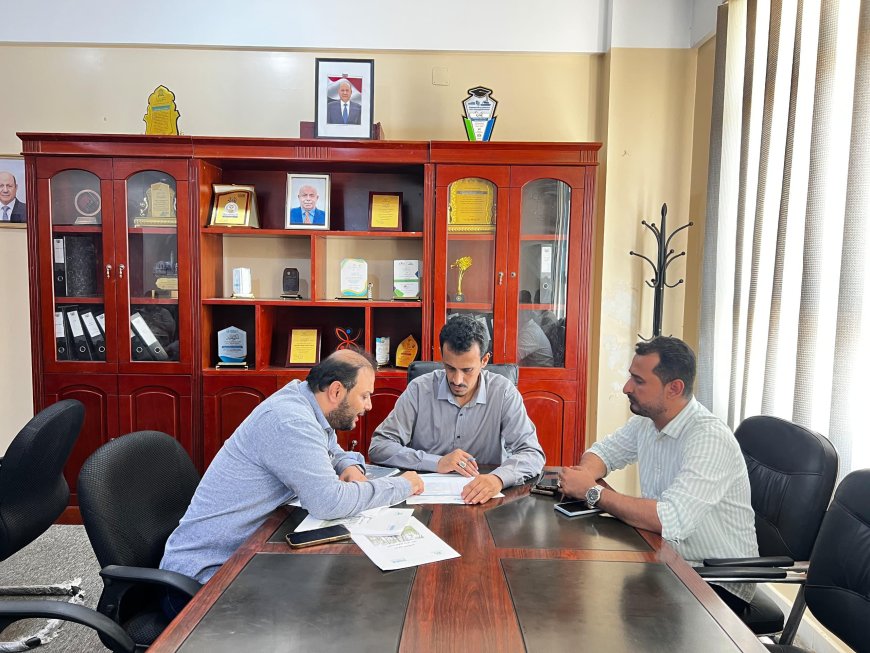 الوكيل الجيلاني يناقش الخطة التنموية لمشروع لجنة تطوير وادي حجر