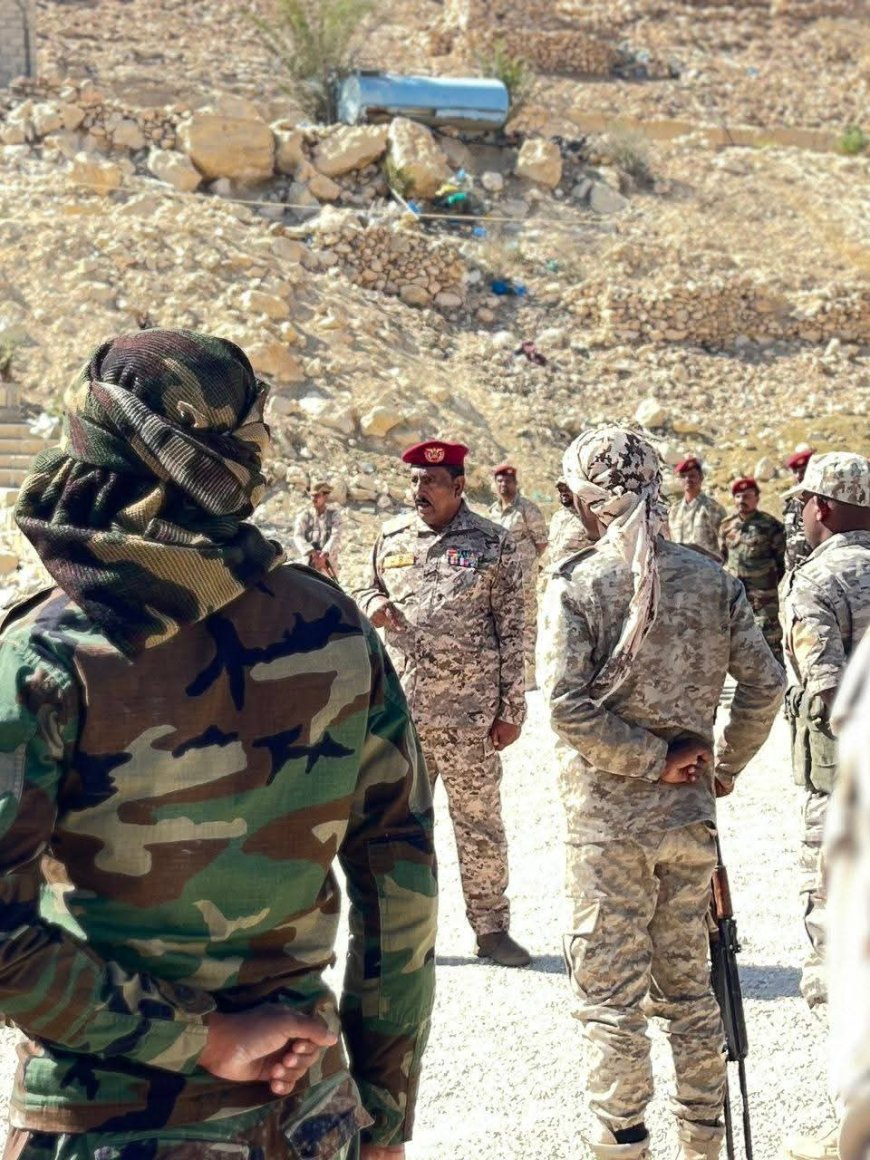 قائد المنطقة العسكرية الأولى يستقبل قائد قوات التحالف في حضرموت