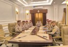 لجنة مختصة تباشر إجراءات استلام وتسليم مهام مساعد وزير الدفاع للشؤون اللوجستية
