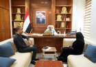 محافظ حضرموت يناقش تعزيز النشاط السياحي وترتيبات موسم البلدة