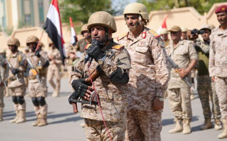 رئيس هيئة العمليات يشهد مسيراً عسكرياً للواء 72 مشاة في مأرب