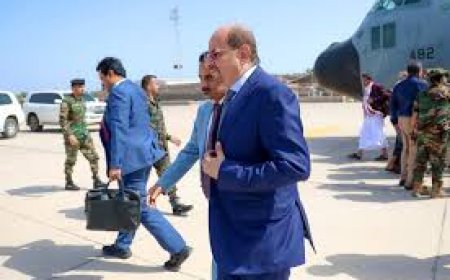 رئيس الوزراء شائع الزنداني يصل إلى عدن برفقة عدد من الوزراء