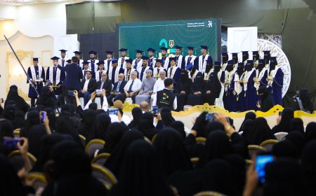 بحضور رسمي وأكاديمي واسع.. مؤسسة حضرموت تحتفي بتخرج 34 طالباً وطالبة من مراكزها
