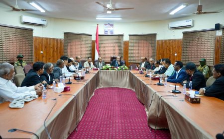 الخنبشي يناقش مع قيادات مديريات الوادي والصحراء أبرز التحديات الخدمية والتنموية بحضرموت