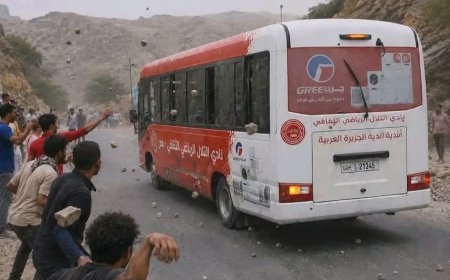 حافلة نادي التلال تتعرض للرشق بالحجارة في هذه المحافظة أثناء عودة البعثة من صنعاء