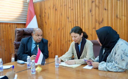 الخنبشي يؤكد لوفد المبعوث الأممي أهمية توحيد الخطاب الإعلامي ودعم جهود السلام