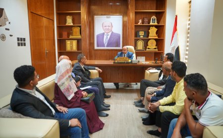 الخنبشي يناقش التحضيرات الخاصة بانعقاد المؤتمر الوطني لتعزيز الشراكة بين الحكومة والسلطات المحلية