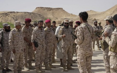 قائد المنطقة العسكرية الأولى يتفقد جاهزية اللواء الرابع في مديريتي ثمود ورماه بحضرموت