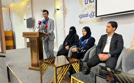 الوكيل الجيلاني يُدشن دورة لأمن الصحي وصحة الحشود في المنافذ الحدودية بالمكلا