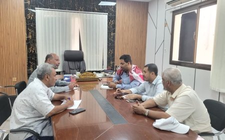 باعامر وبن نويصر يناقشان مستجدات الوضع الوبائي وخطط المكافحة بالمكلا