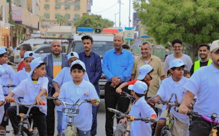 الوكيل الجيلاني يشهد فعالية طواف الدراجات الهوائية الأول بمدينة المكلا