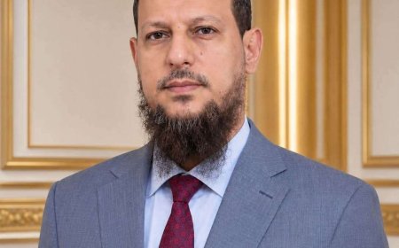 محافظ عدن يصف الرئيس هادي بانه لم يكن يبيع الشعارات ويؤيد  دعوات الاعتذار له