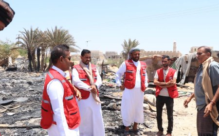 الهلال الأحمر اليمني بالمهرة ينفذ استجابة للمتضررين من حريق مخيم النازحين في نشطون