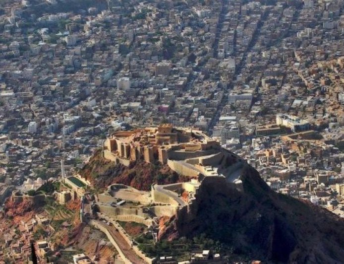 مديرة مدرسة تتعرض لمحاولة اختطاف في هذه المحافظة
