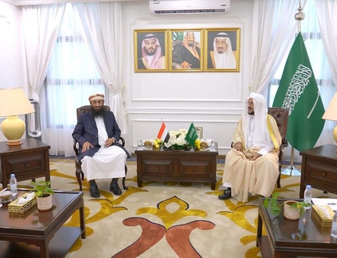 الوزير الوادعي يبحث مع وزير الشؤون الإسلامية السعودي تعزيز التعاون المشترك