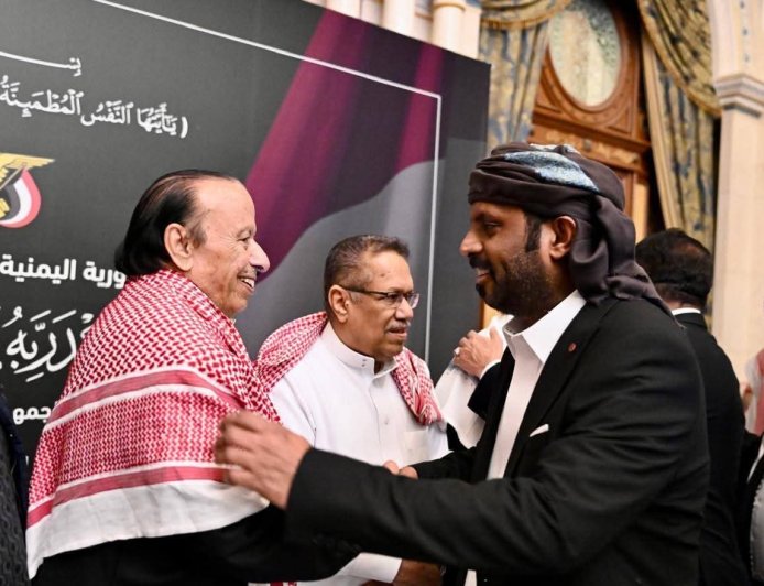 الشيخ بن حبريش يشارك في مراسم تشييع جثمان الرئيس السابق عبدربه منصور هادي بالرياض