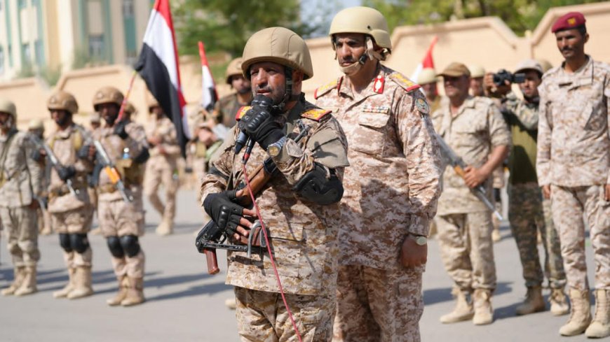 رئيس هيئة العمليات يشهد مسيراً عسكرياً للواء 72 مشاة في مأرب