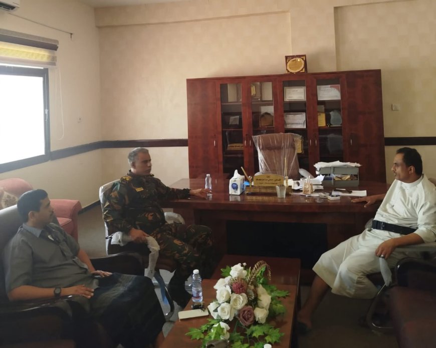 لقاء مشترك بالمهرة لمناقشة عدد من القضايا وتعزيز التعاون  بين إدارة الأمن ونيابة الاستئناف