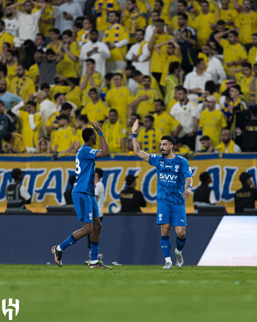 الهلال يفرض التعادل على النصر في الوقت القاتل ويؤجل حسم الدوري للجولة الأخيرة