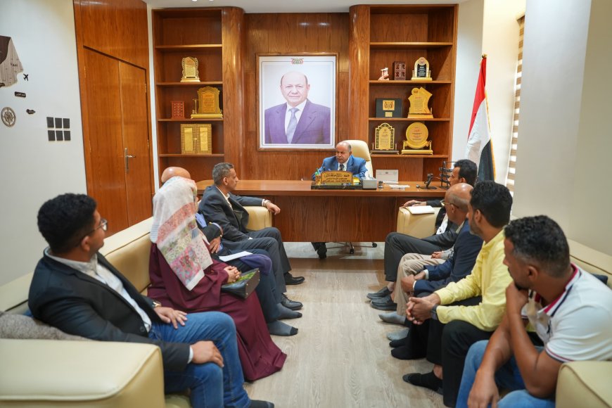 الخنبشي يناقش التحضيرات الخاصة بانعقاد المؤتمر الوطني لتعزيز الشراكة بين الحكومة والسلطات المحلية