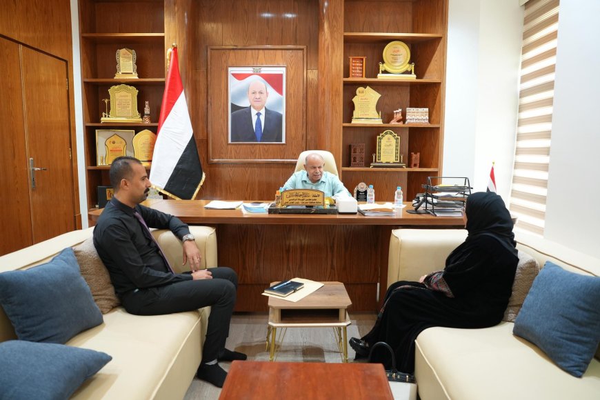 محافظ حضرموت يناقش تعزيز النشاط السياحي وترتيبات موسم البلدة