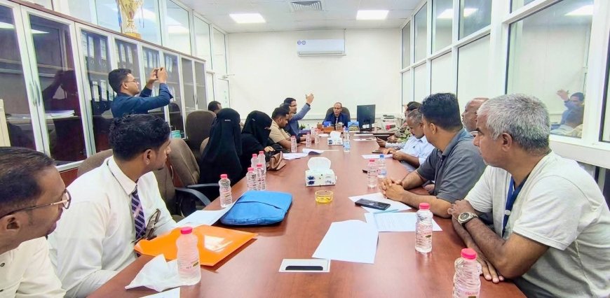 إجتماع موسع بمطار الريان الدولي  يُقر خطة الطوارئ الصحية بالمطار