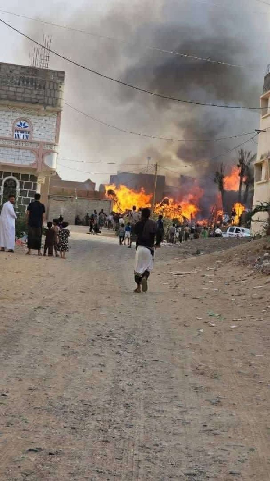 الألعاب النارية تتسبب بحريق هائل في أحد المنازل بهذه المحافظة
