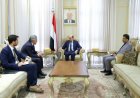 الزنداني يستعرض مع رئيس بعثة الإتحاد الأوروبي دعم الإصلاحات الحكومية وتوسيع الشراكة التنموية