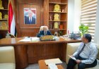 الخنبشي يطّلع على احتياجات هيئة مستشفى ابن سينا بالمكلا ويؤكد دعم تطوير خدماتها الصحية
