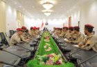 عضو مجلس القيادة العرادة يترأس اجتماعاً موسعاً لقيادة وزارة الدفاع