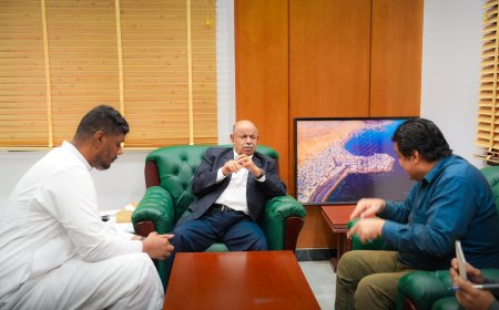 الخنبشي يطّلع على مطالب قطاع السياحة والسفر بحضرموت ويؤكد دعم تنظيمه وتطويره