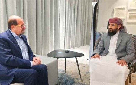 عضو مجلس القيادة عبدالرحمن المحرّمي يلتقي رئيس مجلس الوزراء