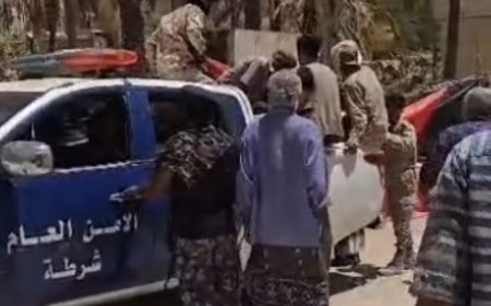 استجابة لشكاوى الأهالي.. إغلاق وإزالة سوق للقات في منطقة الخريبة بدوعن