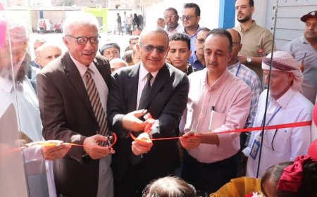 وزير الصحة يفتتح مركز القلب الخيري بعدن ويدشّن مخيم القسطرة القلبية