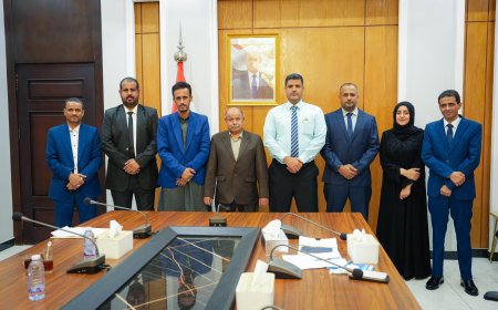 الخنبشي يجتمع بالوكلاء الجدد.. تعرف على الأسماء