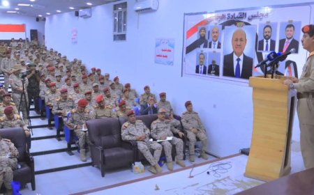 وزير الدفاع يشهد حفل تخرج عدد من الدورات التخصصية التابعة لهيئة العمليات