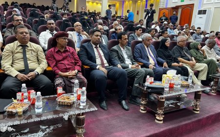 الوكيل الجيلاني يشهد حفل تخرج الدفعة الأولى من ماجستير الإدارة الصحية بالمكلا