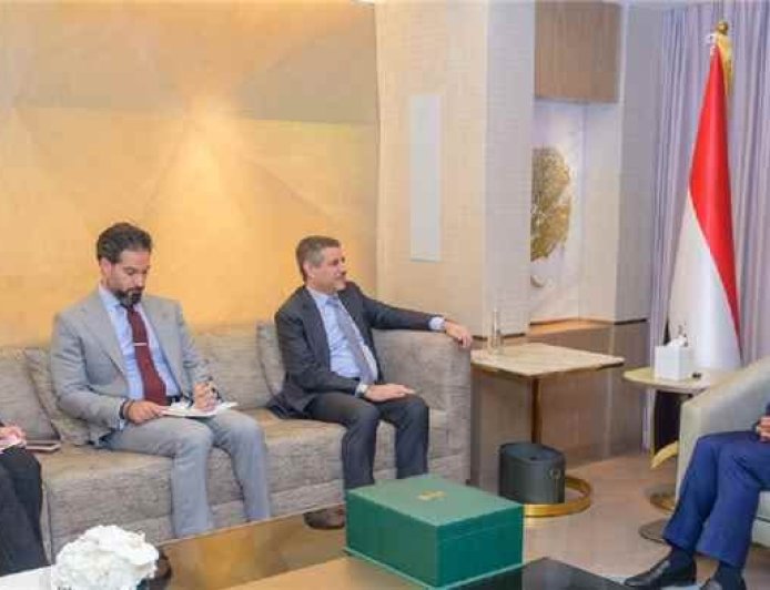 عضو مجلس القيادة طارق صالح يلتقي السفير الأمريكي بمناسبة انتهاء فترة عمله